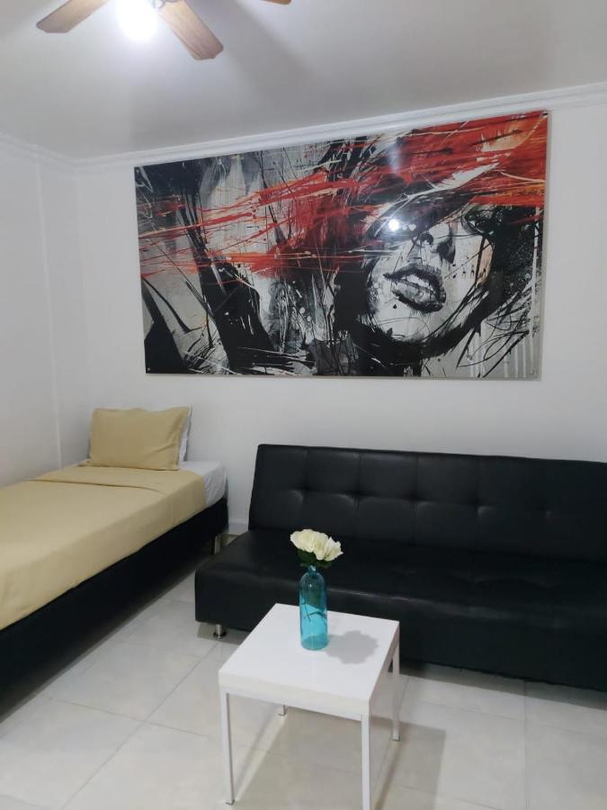 Apartamentos Laureles De La 70 เมเดยิน ภายนอก รูปภาพ