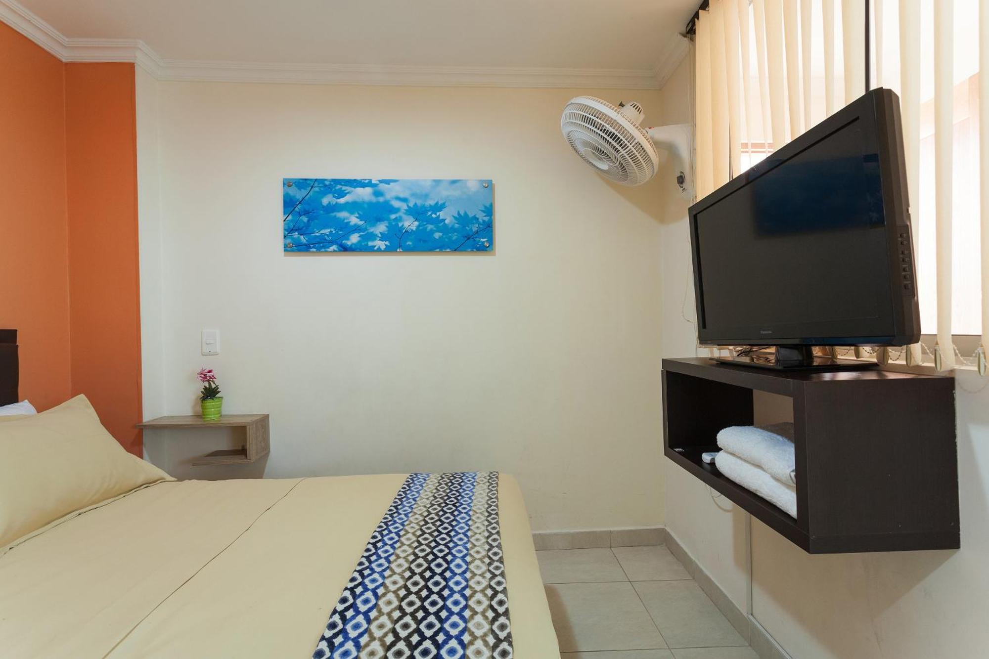 Apartamentos Laureles De La 70 เมเดยิน ภายนอก รูปภาพ