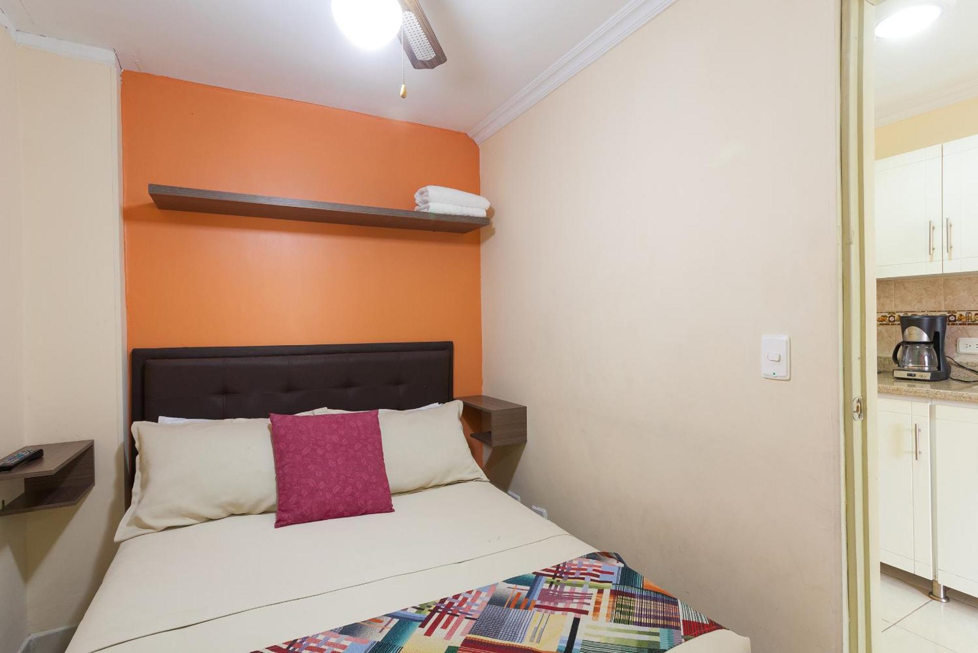 Apartamentos Laureles De La 70 เมเดยิน ภายนอก รูปภาพ